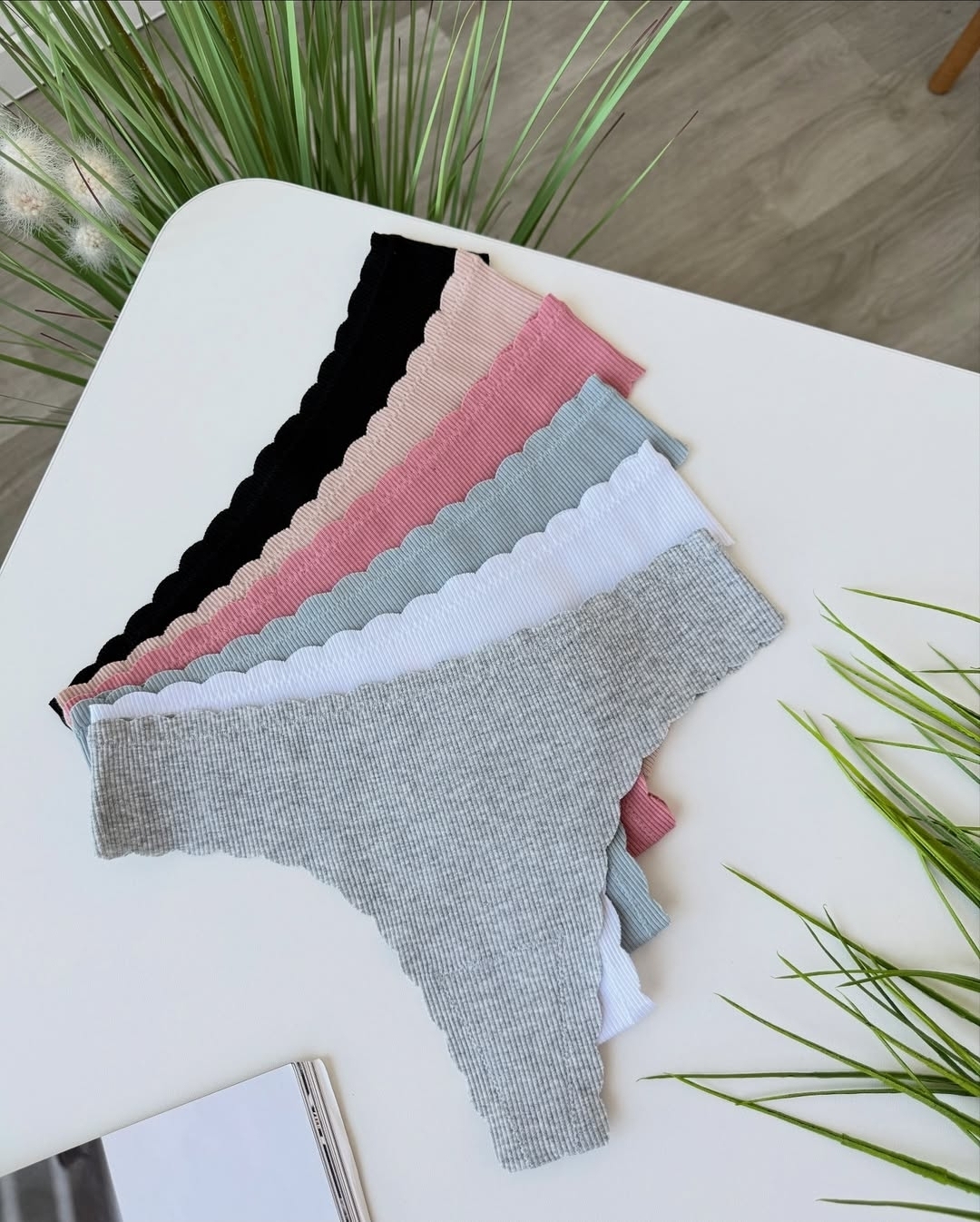 Screenshot_20260124_114512_Instagram Набір бавовняних безшовних стрінгів (6 шт)#151 - - 3 -