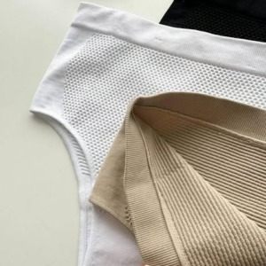 Корегуючі бразиліани з утяжкою та високою посадкою #219 - - 22 - Корегуючі бразиліани з утяжкою та високою посадкою #219 - - 21 -