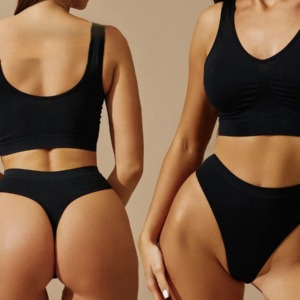 Жіночий безшовний комплект #220