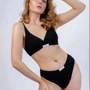 Базовий набір (топ+стрінги) #251