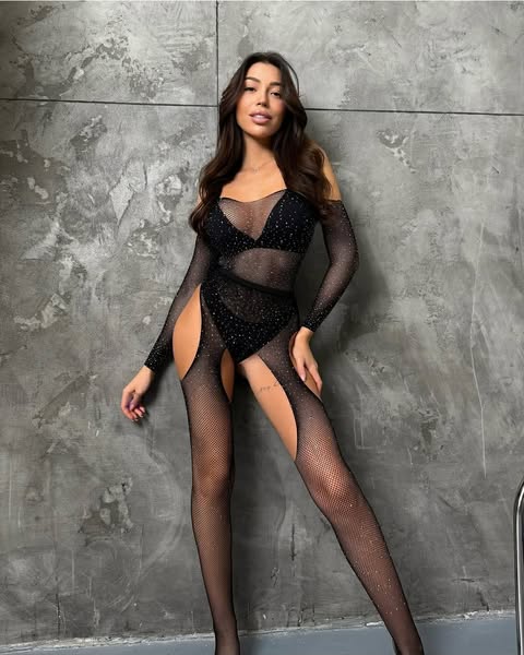 597896884_1429182495299473_7419803724174919696_n Сяючий набір боді+колготки #346 - - 1 -